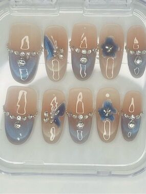 Blue Floral Press-On Nail Set with Rhinestones - Women Makeup